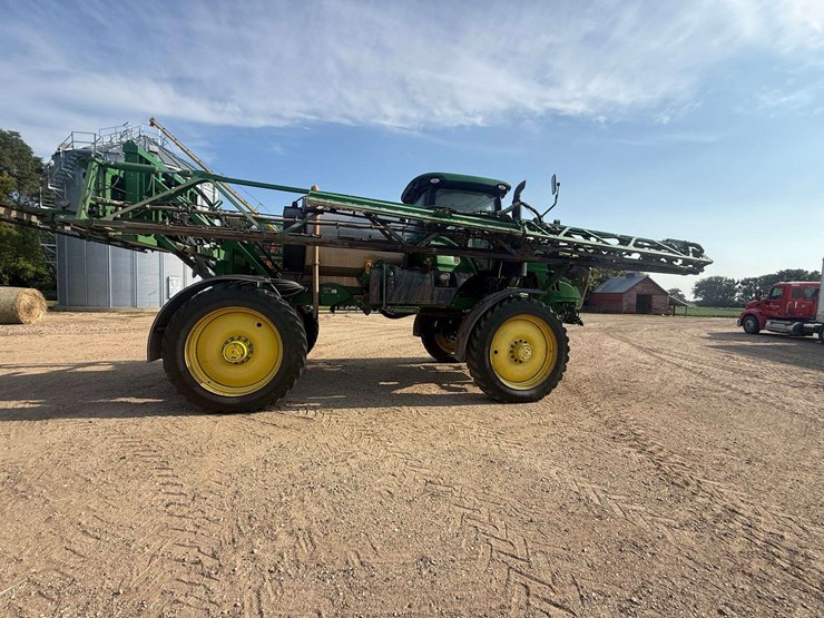 2014-john-deere-r4038-image-23