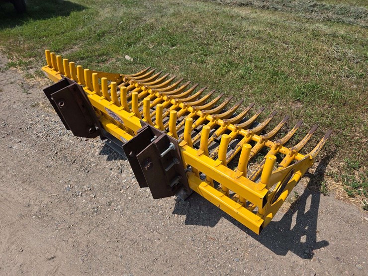 shoule-hb-7-rock-fork,-has-bolt-on-mounts,-84”-wide,-1-3/8”-round-bar-tine,-5”-spacing,-heavy-duty,-image-13