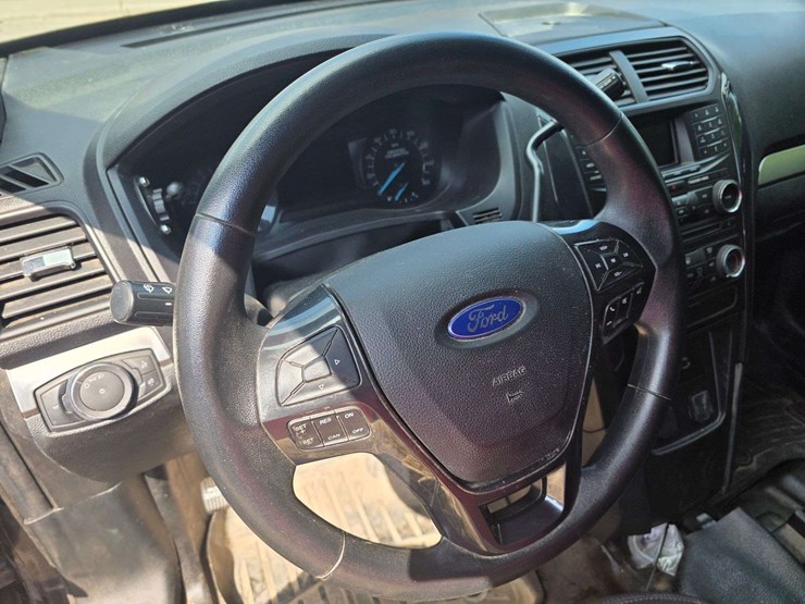 2018-ford-explorer-police-interceptor-image-46