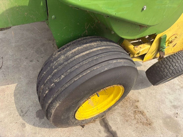 john-deere-3800-image-39