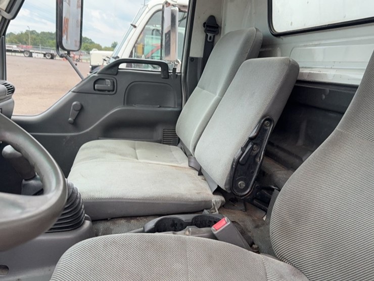 1999-isuzu-npr-image-17