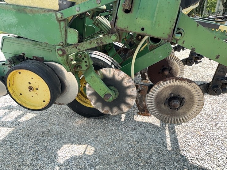 john-deere-7000-image-15