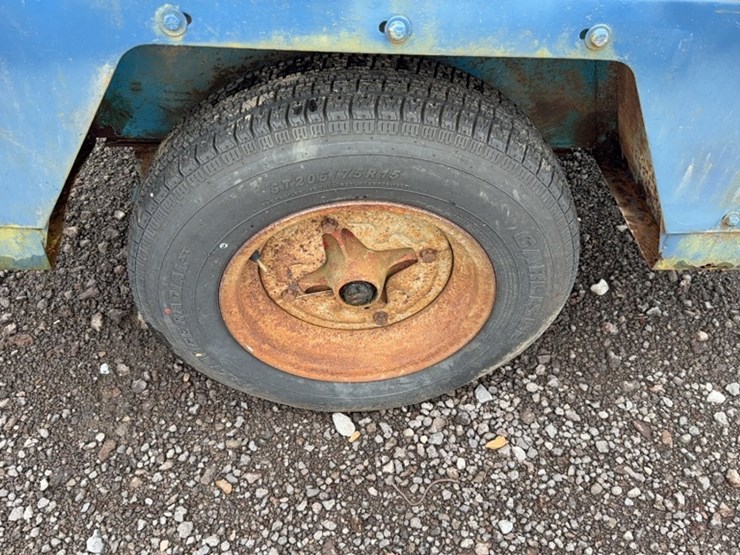 john-deere-330-image-4