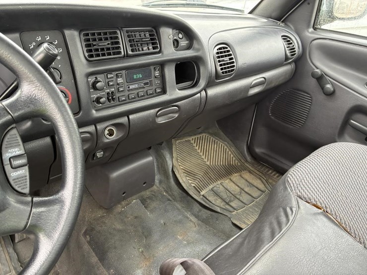 2001-dodge-ram-1500-image-15
