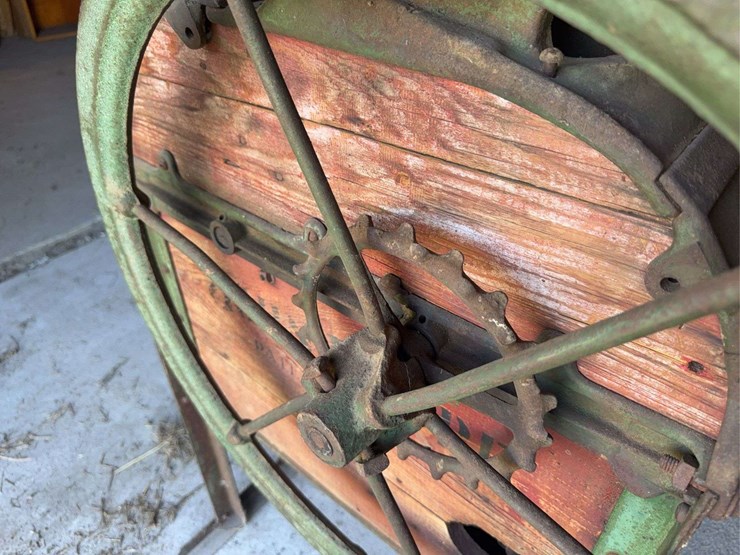 john-deere-one-hole-corn-sheller-image-12