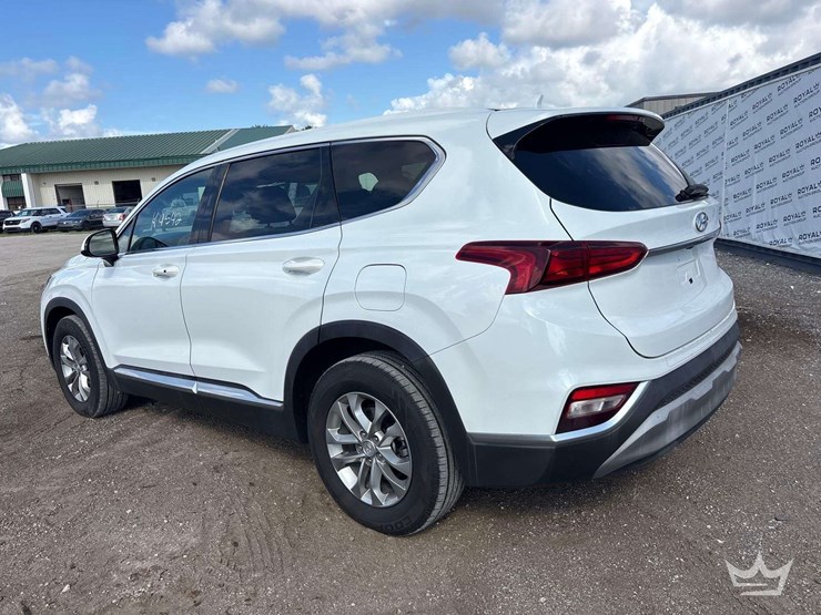 2019-hyundai-santa-fe-image-3