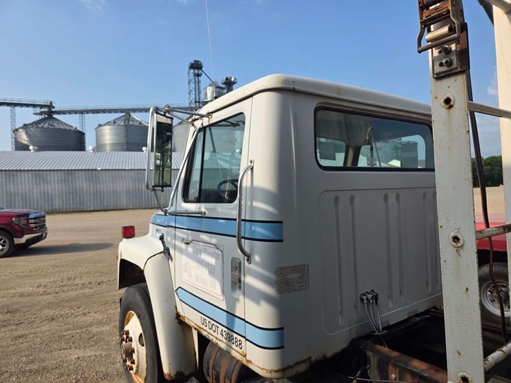 1985-case-ih-200-image-25