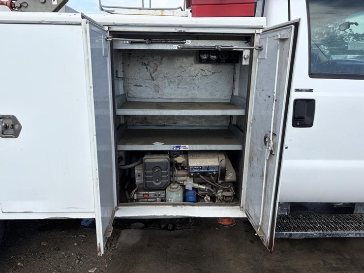 2003-ford-f550-image-11