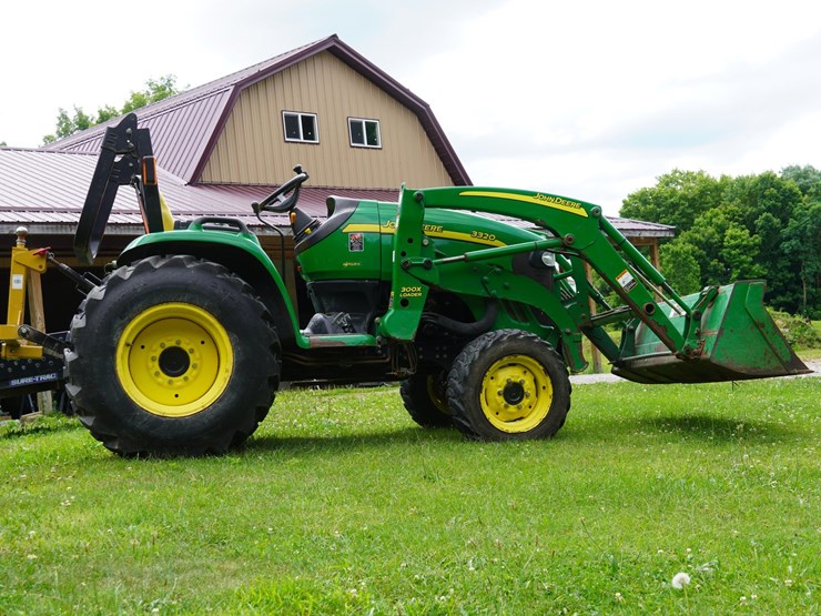 2007-john-deere-3320-image-4