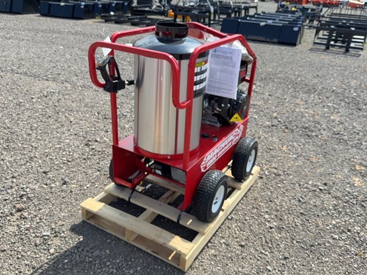 #2080-•-magnum-4000-series-heated-pressure-washer-image-4
