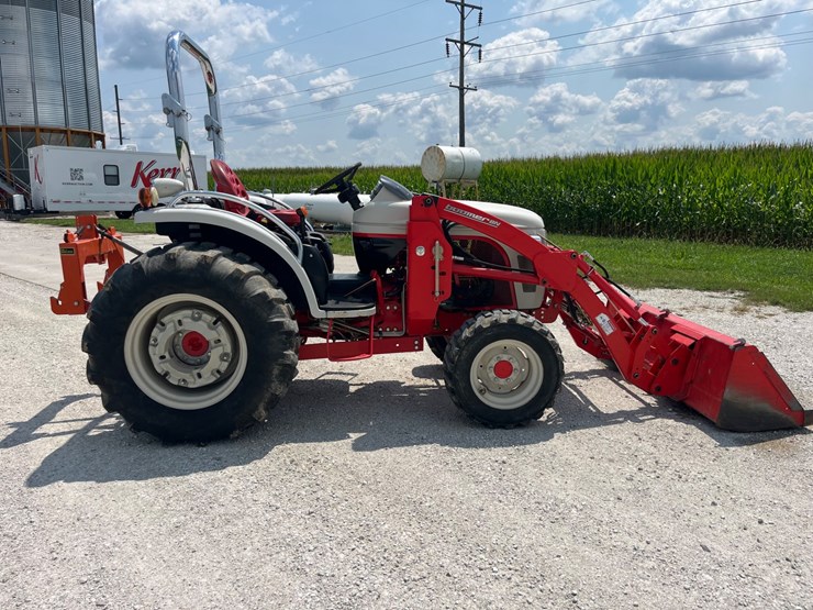 new-holland-boomer-8n-image-6
