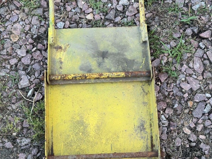 john-deere-110-image-43