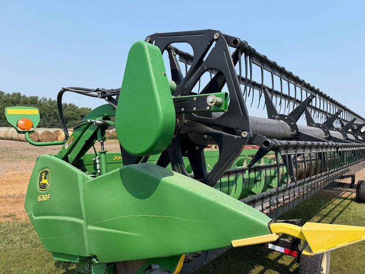 john-deere-630f-image-21