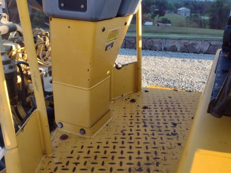 caterpillar-cb34xw-image-12