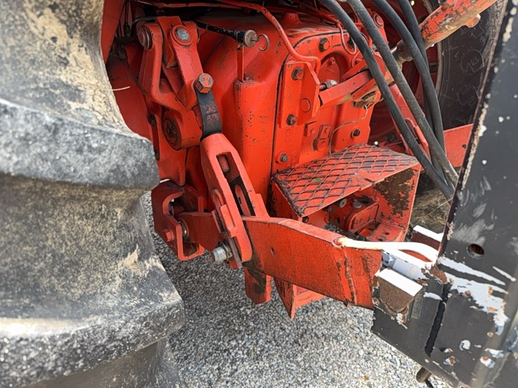 case-2590-tractor-image-15