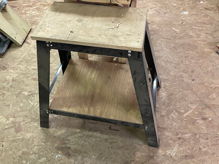 #7133-•-woodworking-table-and-contents-image-5