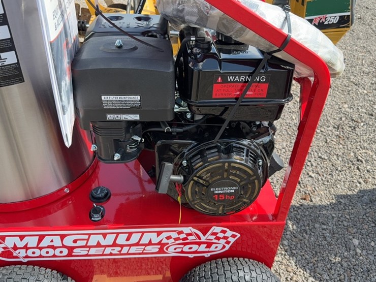#2055-•-magnum-4000-series-heated-pressure-washer-image-5
