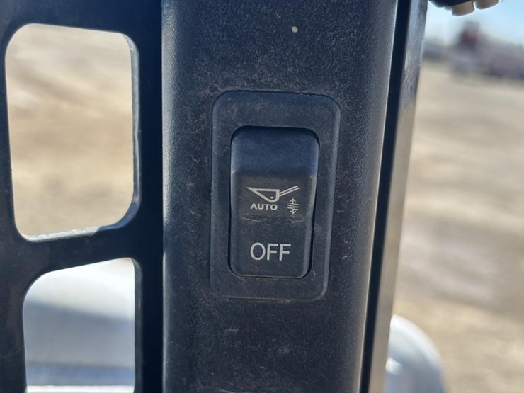 2019-bobcat-t595-image-34