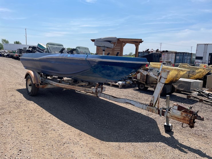 #2398-•-1998-crestliner-boat-with-trailer-(title-in-delay)-image-3