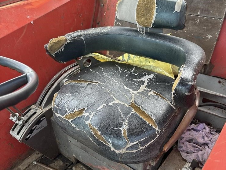 massey-ferguson-1100-image-17