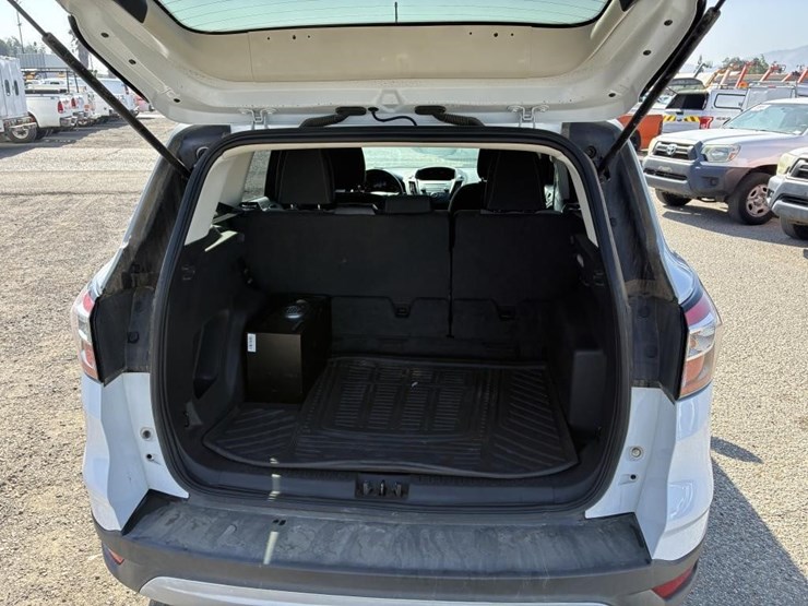 2018-ford-escape-se-image-12