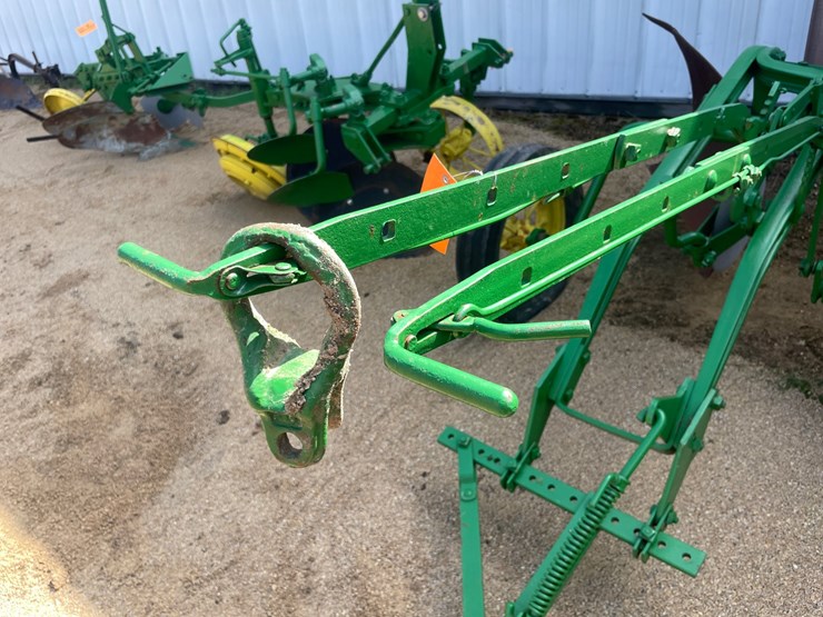 #4684-•-john-deere-sinlge-bottom-plow-image-9