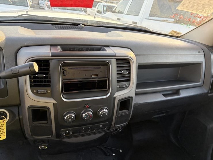 2016-dodge-2500-image-12