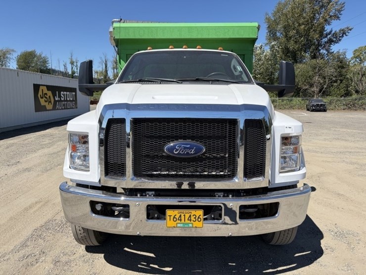 2021-ford-f650-image-9
