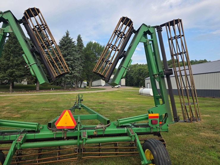 john-deere-200-image-12