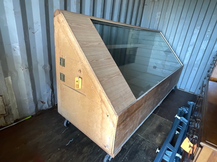 #4705-•-wooden-display-case-image-1