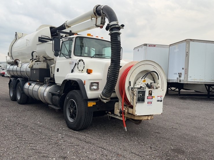 1997-vactor-2115-image-3