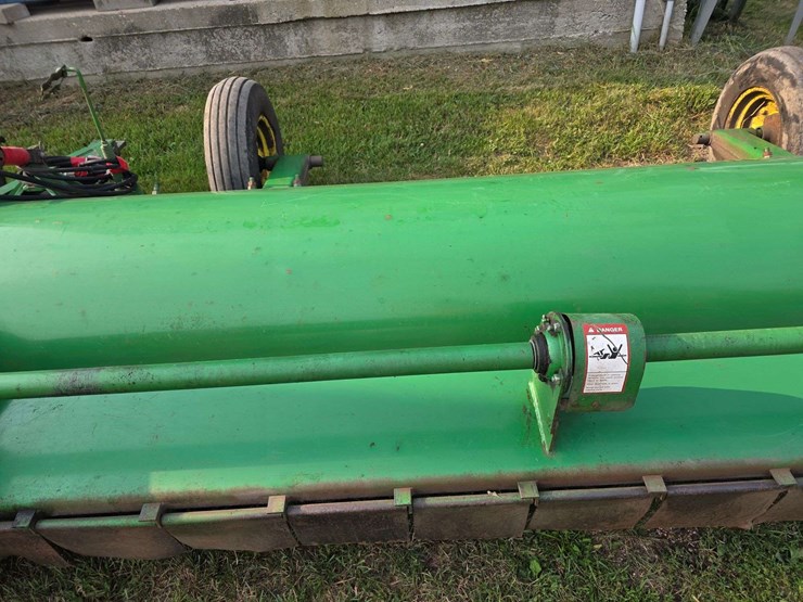 john-deere-220-image-5
