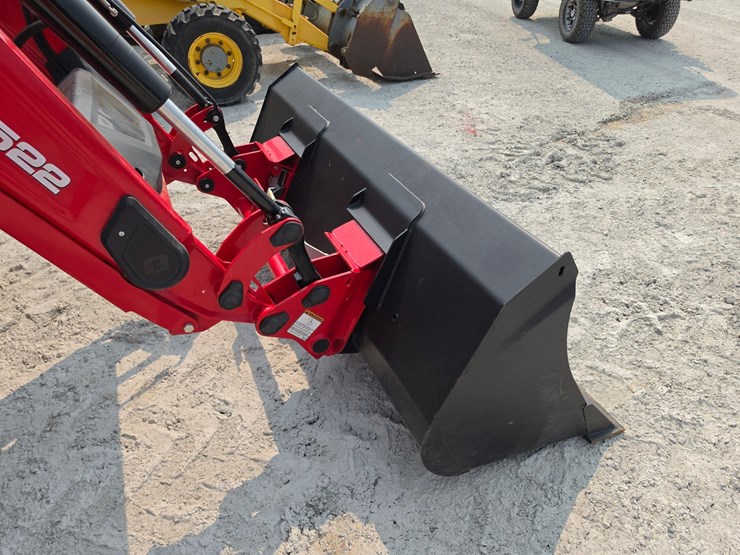 2021-massey-ferguson-4710-image-24