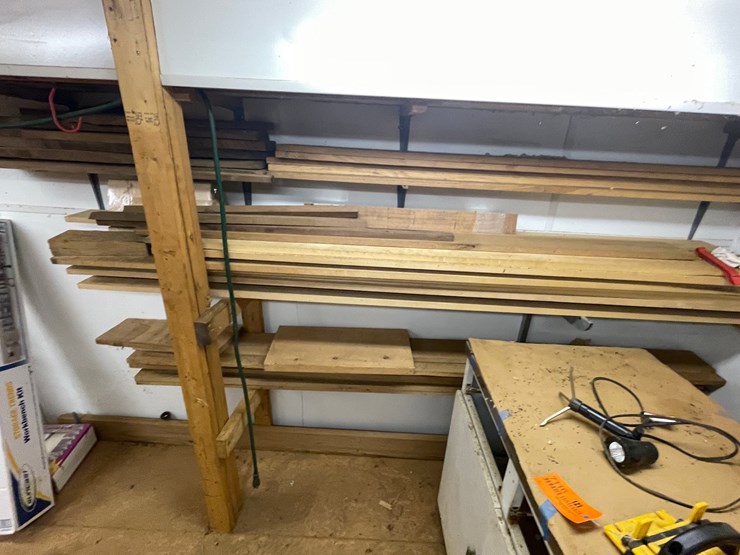 #7116-•-contents-of-wall-and-corner-image-9