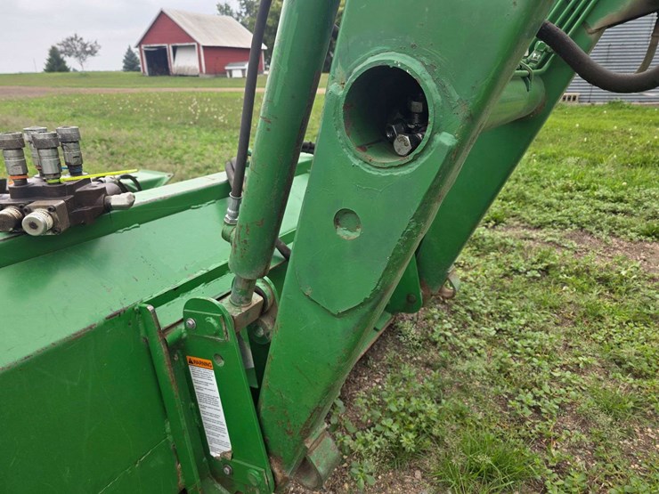 john-deere-148-image-27