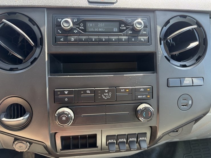 2021-ford-f650-image-31