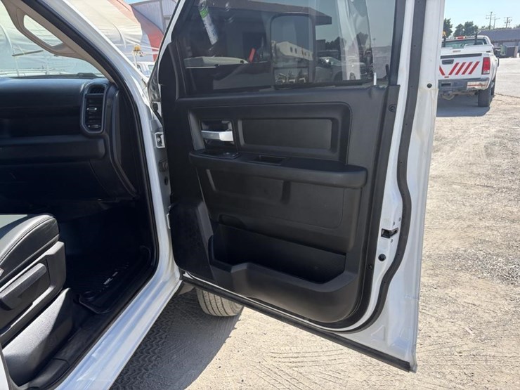 2019-dodge-ram-5500hd-image-11