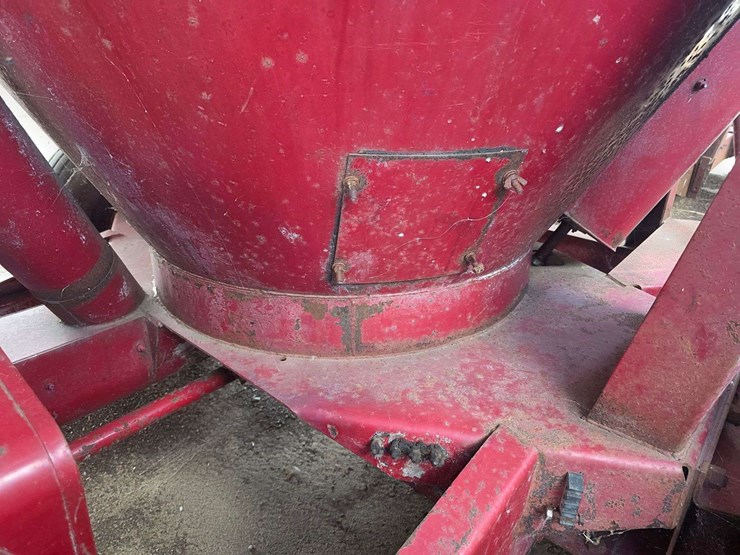 new-holland-357-image-24