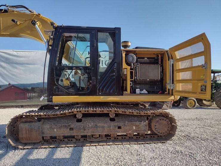 caterpillar-318e-image-12