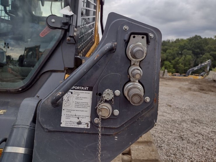 deere-331g-image-22