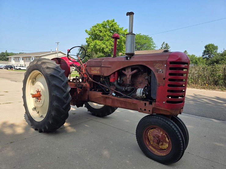 1951-massey-ferguson-44-image-39