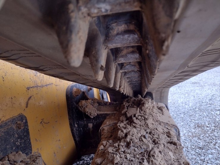 deere-331g-image-26
