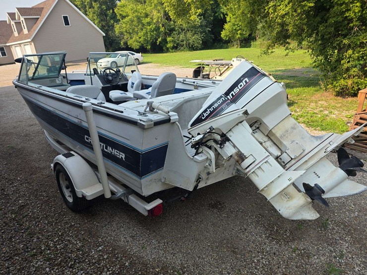 1990-crestliner-phantom-18’-boat-with-120hp-2-stroke-johnson-outboard-motor-and-15hp-johnson-kicker-image-18