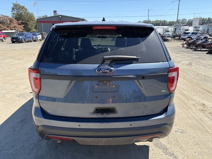 2017-ford-explorer-image-5