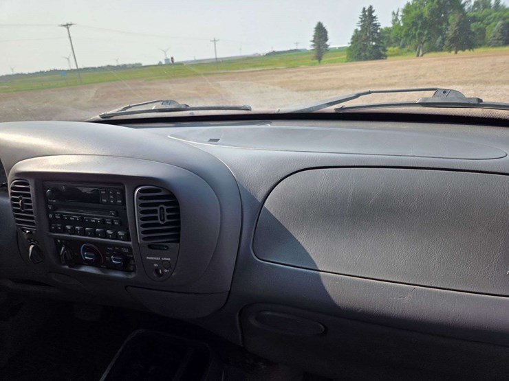2002-ford-f150-image-31