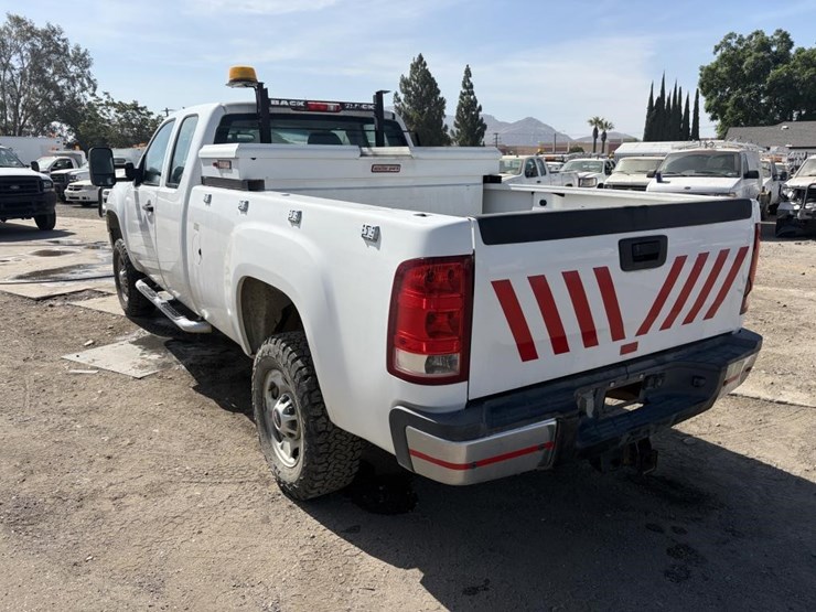 2012-gmc-sierra-2500hd-image-4