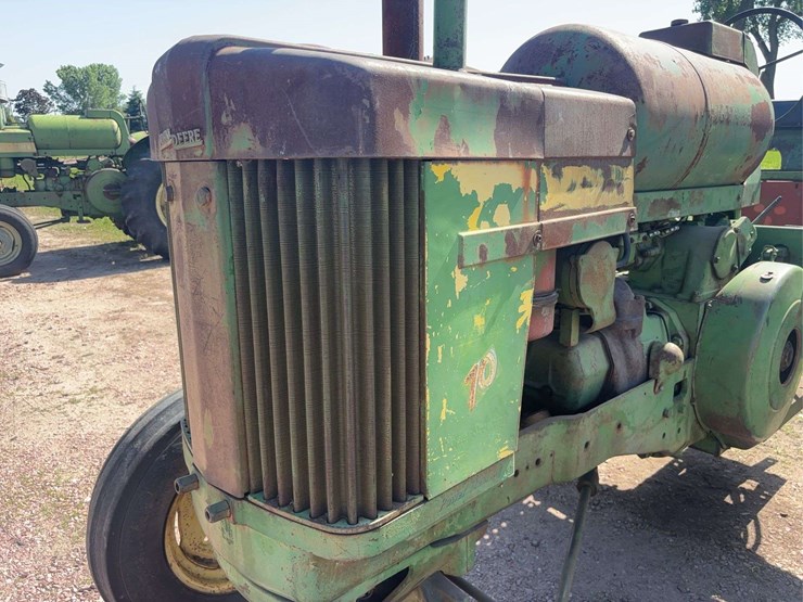 john-deere-70-image-13