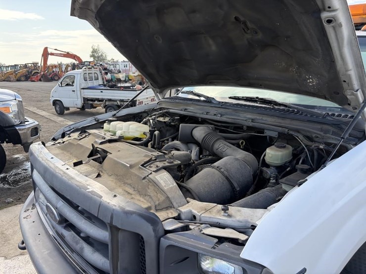 2003-ford-f550-image-7