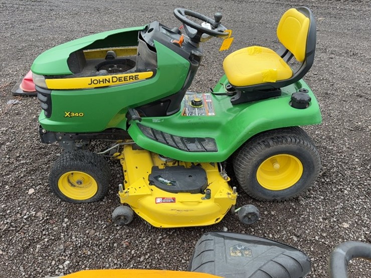 john-deere-x340-image-7