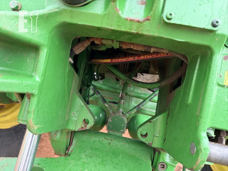 2012-john-deere-7230r-image-16